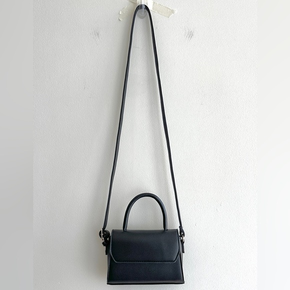 Small Black Top Handle Crossbody Faux Pebble Leather Snap Closure Bag - Picture 2 of 13